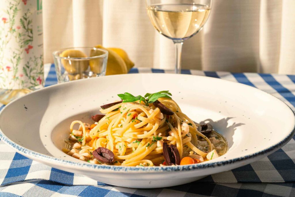 Italian Restaurants in Italy - <br> Etiquette and Obsessions -