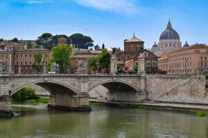 How to say “AS SOON AS POSSIBLE” <br> in Italian -