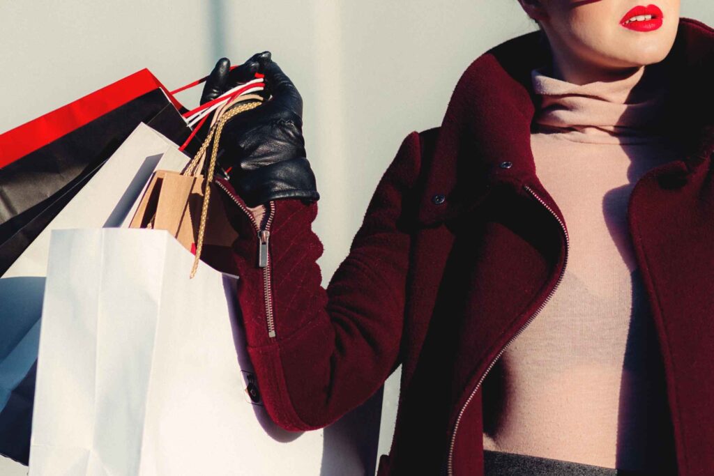 How do Italians spend their money? -