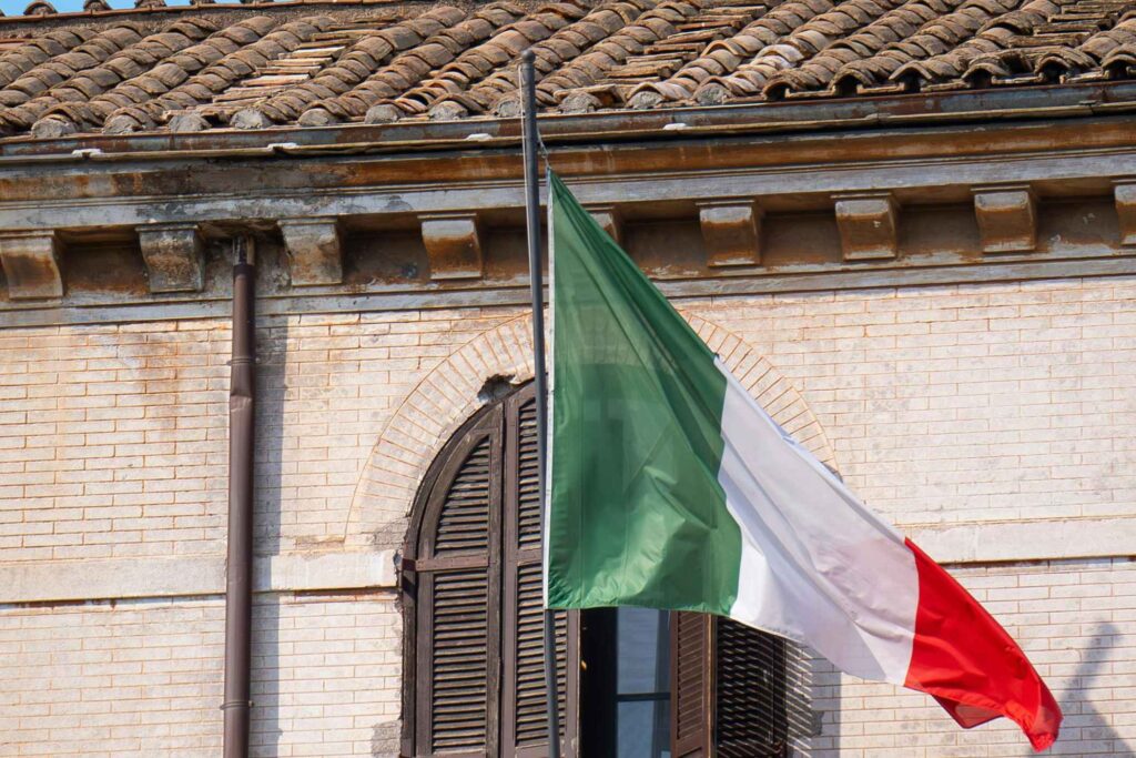 The Italian Population: Demographics in Italy 2 The Italian Population: Demographics in Italy -