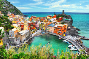 Immerse Yourself in the Breathtaking Cinque Terre - Discover Italy