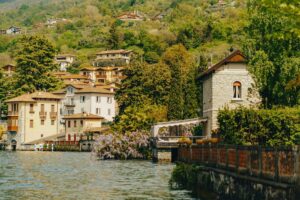 Italy Made Easy vs Immersion Courses: Which Is Best for You? - Italian Language