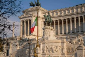 Italy Made Easy vs Italian University Courses: A Full Comparison - Italian Language