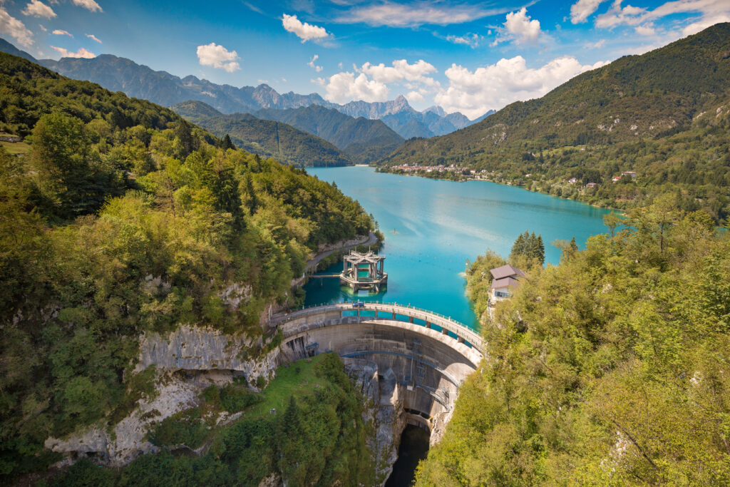 The Emerald Mirror of Valcellina: A Guide to Lake Barcis 1 The Emerald Mirror of Valcellina: A Guide to Lake Barcis -