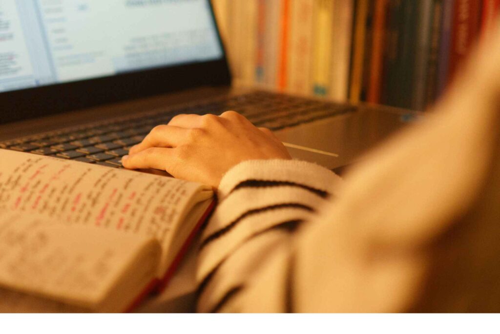 Italy Made Easy vs. Busuu: The Best Path to Real Fluency -