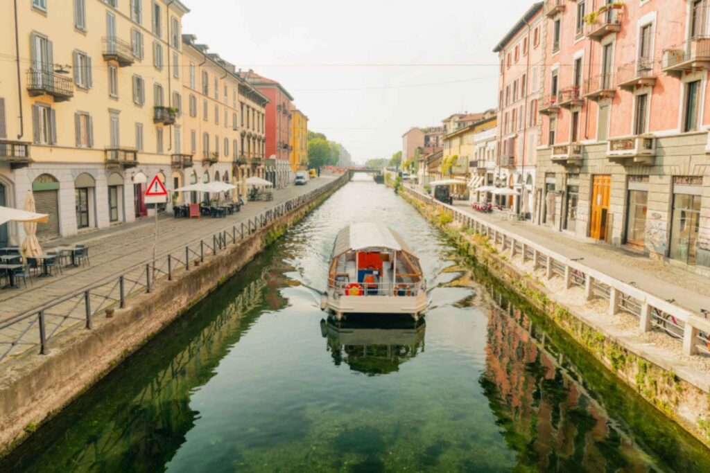 Floating Through History: The Ultimate Guide to Milan's Vibrant Navigli Canals -