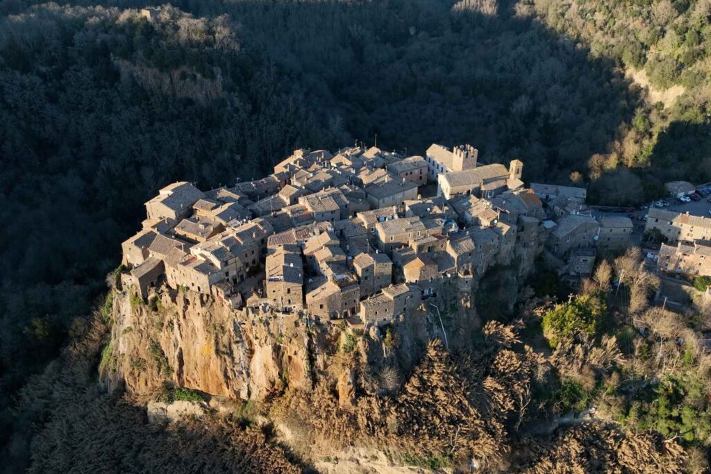 Tuff Cliffs & Creative Souls: Stepping Into the Artists' Village of Calcata 1 Tuff Cliffs & Creative Souls: Stepping Into the Artists' Village of Calcata -