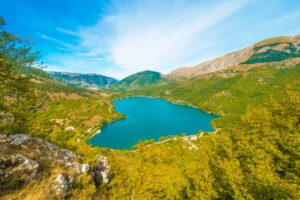 Landslide Basins & Romantic Views: Witnessing the Heart of Lake Scanno - Italy Experience Guide