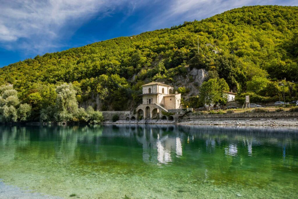Landslide Basins & Romantic Views: Witnessing the Heart of Lake Scanno 1 Landslide Basins & Romantic Views: Witnessing the Heart of Lake Scanno -