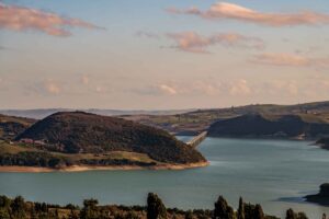 Wild Valleys & River Runs: Canadian Canoeing on the Biferno - Italy Experience Guide