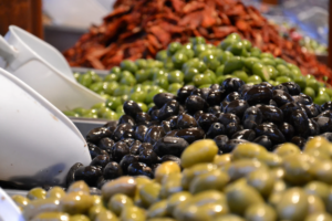 Open-Air Theater: Immersing Yourself in the Chaotic, Lively Italian Market - Italy Experience Guide